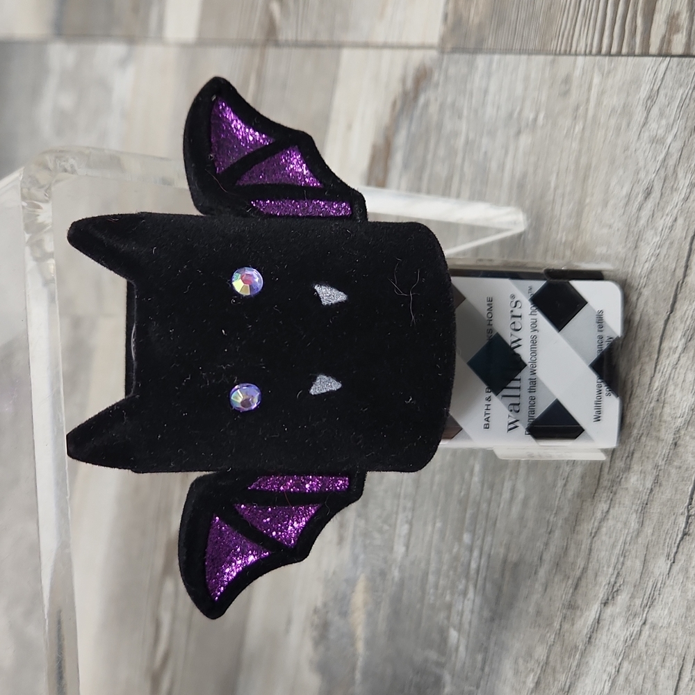 Bath & Body Works Halloween Bat Decor Set (Set of 2) - Picture 9 of 10